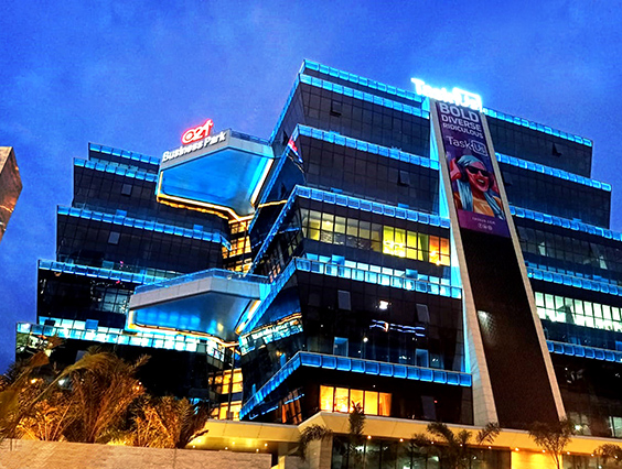 勇電洗墻燈助印度C21商務園區(qū)煥新光